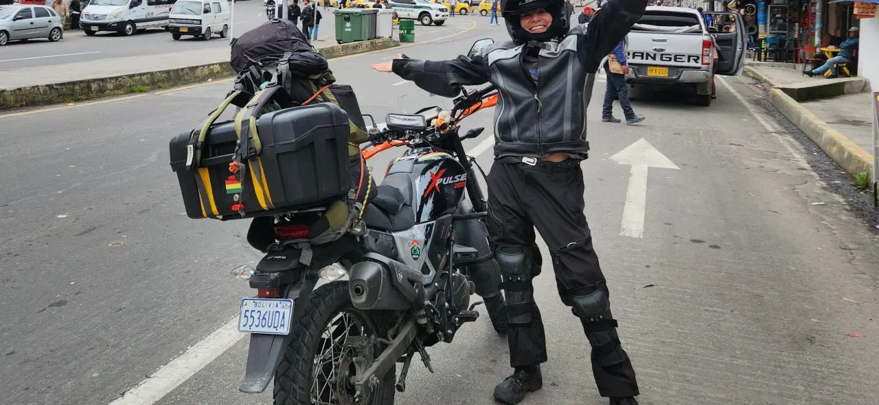 La boliviana: Jessica Hoyos recorrió 13.000 kilómetros sola en motocicleta