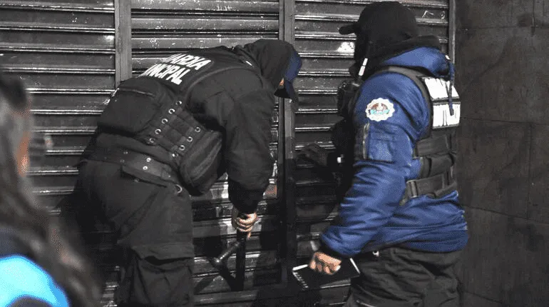Cierran 97 locales en La Paz por infringir el Auto de Buen Gobierno