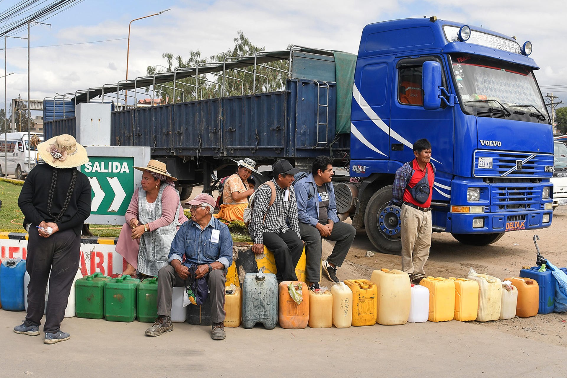 Dirigente del transporte pesado revela que el Gobierno importa solo el 15% de combustibles y advierte una posible crisis