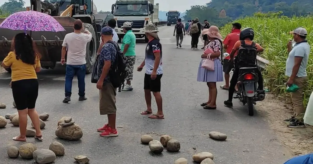 Bloqueo en Chimoré provoca suspensión de salidas de buses por la carretera nueva a Santa Cruz