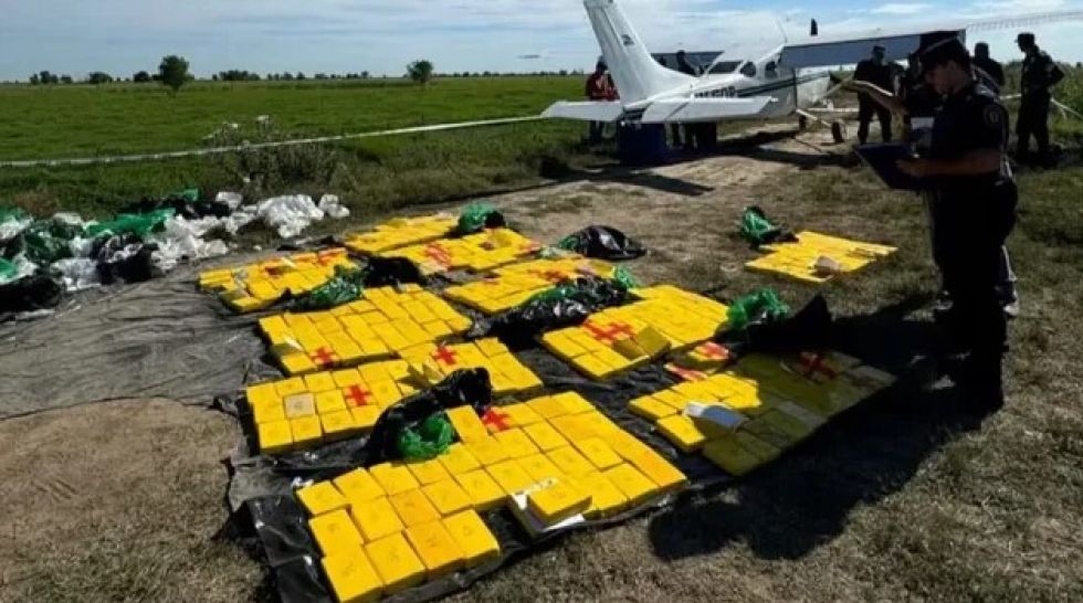 Exreina boliviana obtiene libertad condicional y es expulsada de Argentina