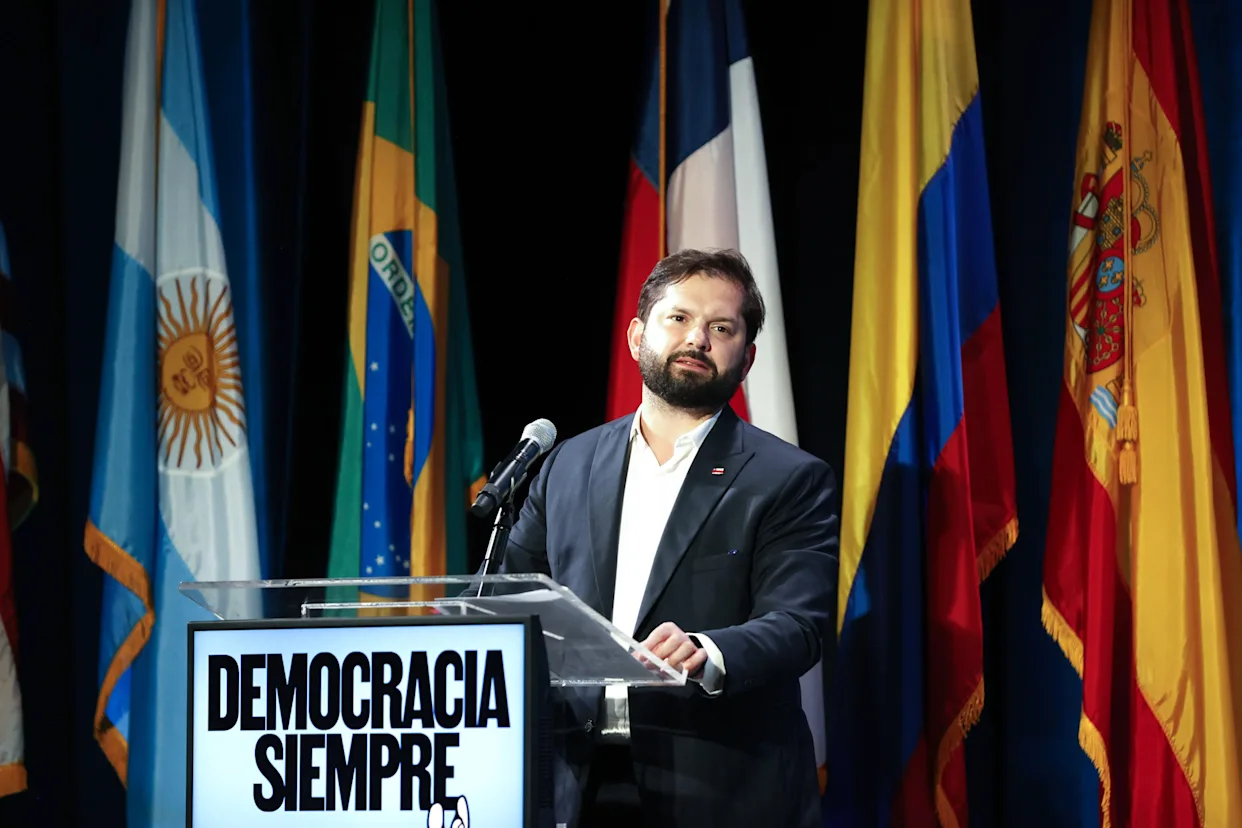 Gabriel Boric felicita a Rodrigo Paz por su triunfo en las elecciones presidenciales de Bolivia