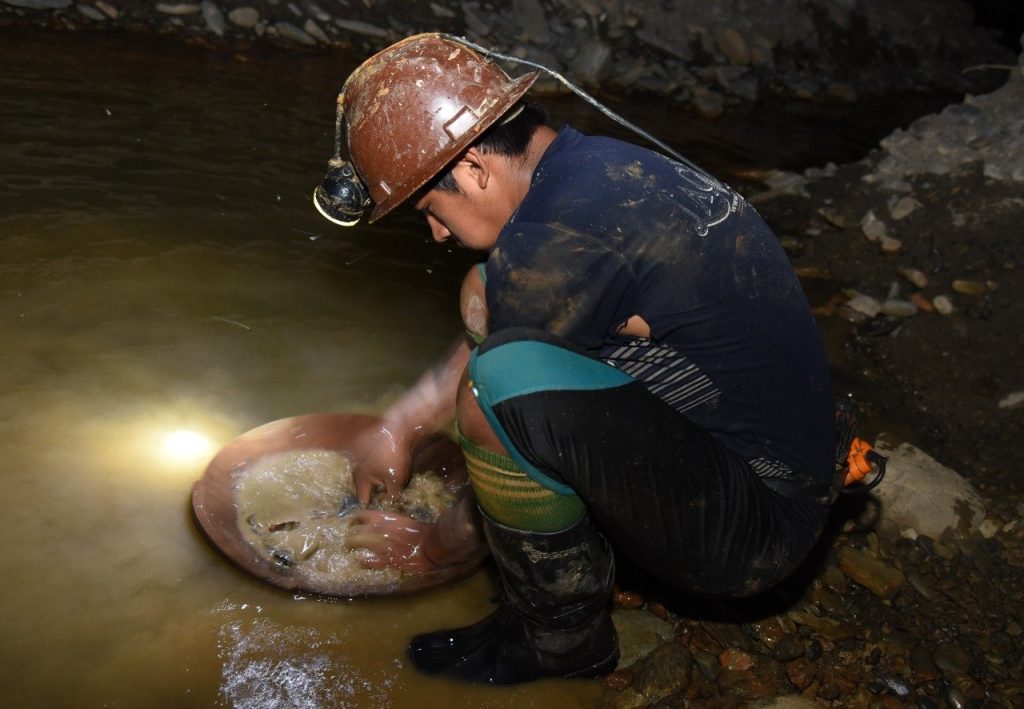 Cooperativas mineras de Oruro reportan caída del 40% en producción por falta de combustible