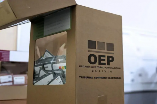 TSE completa el 99% de entrega de maletas electorales para el balotaje en el exterior
