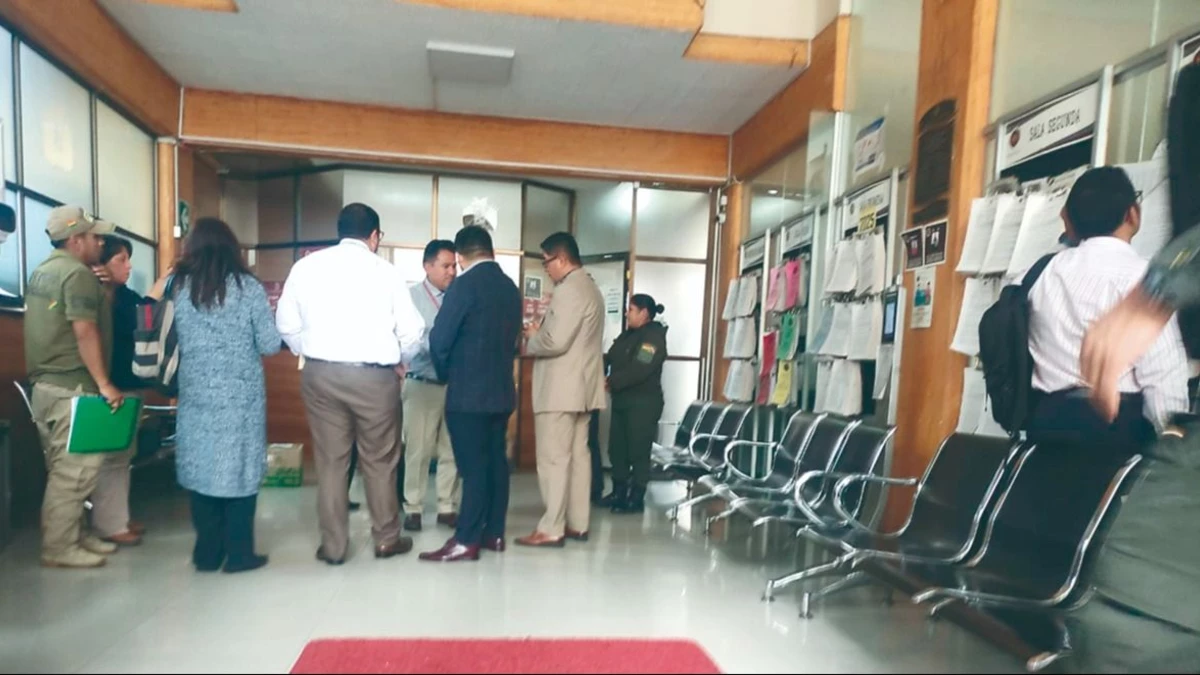 «Autoprorrogados» del TCP enfrentan allanamientos y alertas migratorias