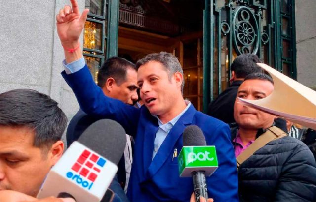 Vicepresidente Lara activa a su agrupación para 2026 y acusa marginación política