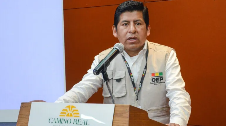 Vocal del TSE denuncia maniobras legales de UCS y ADN para evitar su inhabilitación