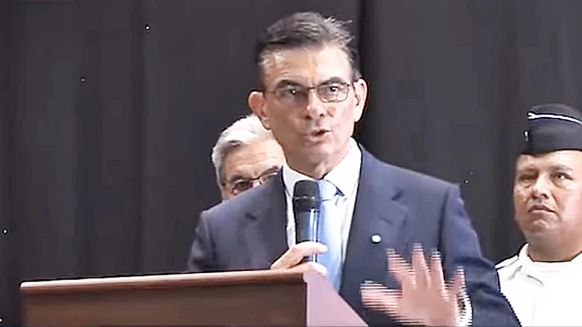 Presidente critica a intermediarios de carne por subir precios sin justificación