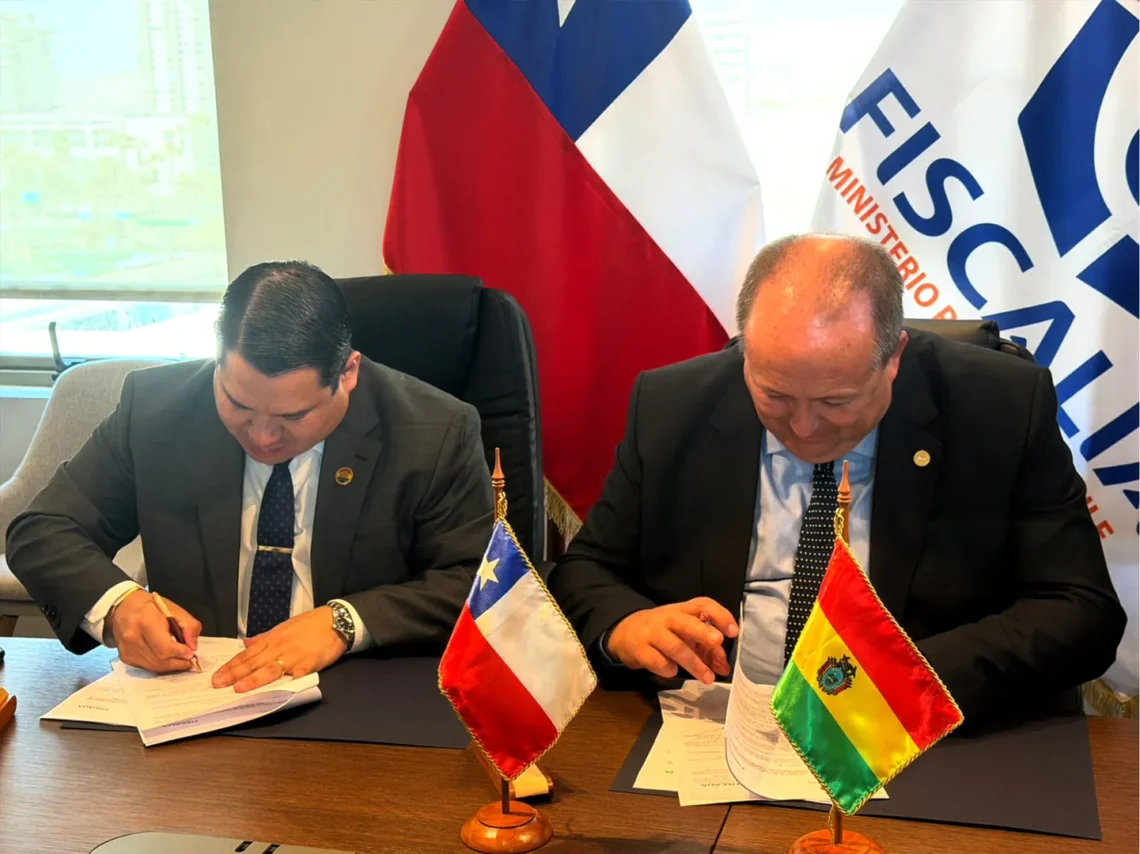 Bolivia y Chile firman acuerdo para investigar delitos transnacionales