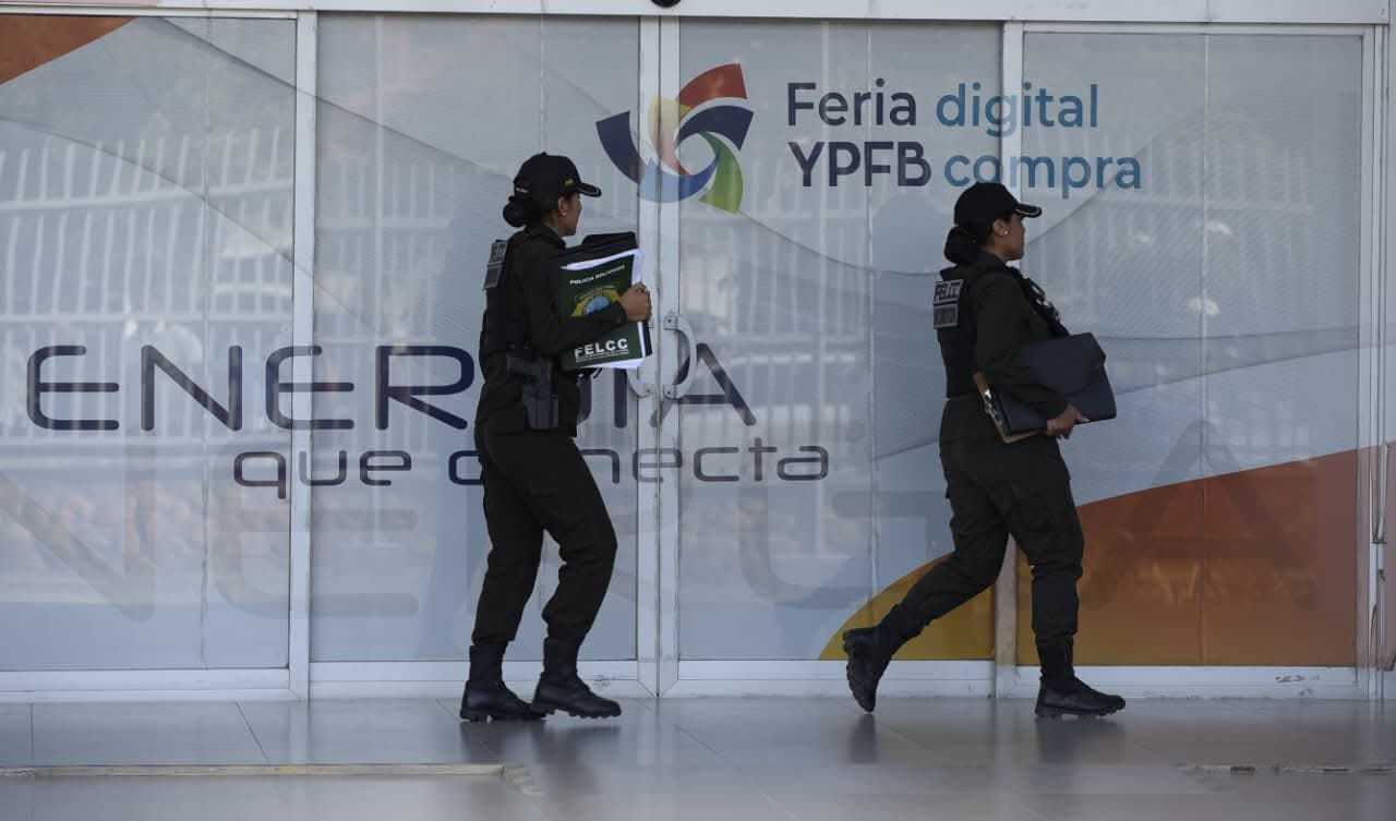 Allanan oficinas de YPFB en tres departamentos