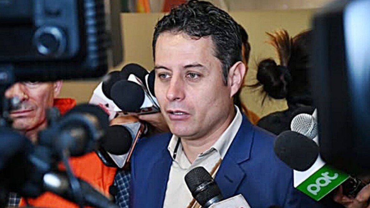 Vicepresidente Lara denuncia persecución política y cuestiona el rumbo económico del Gobierno