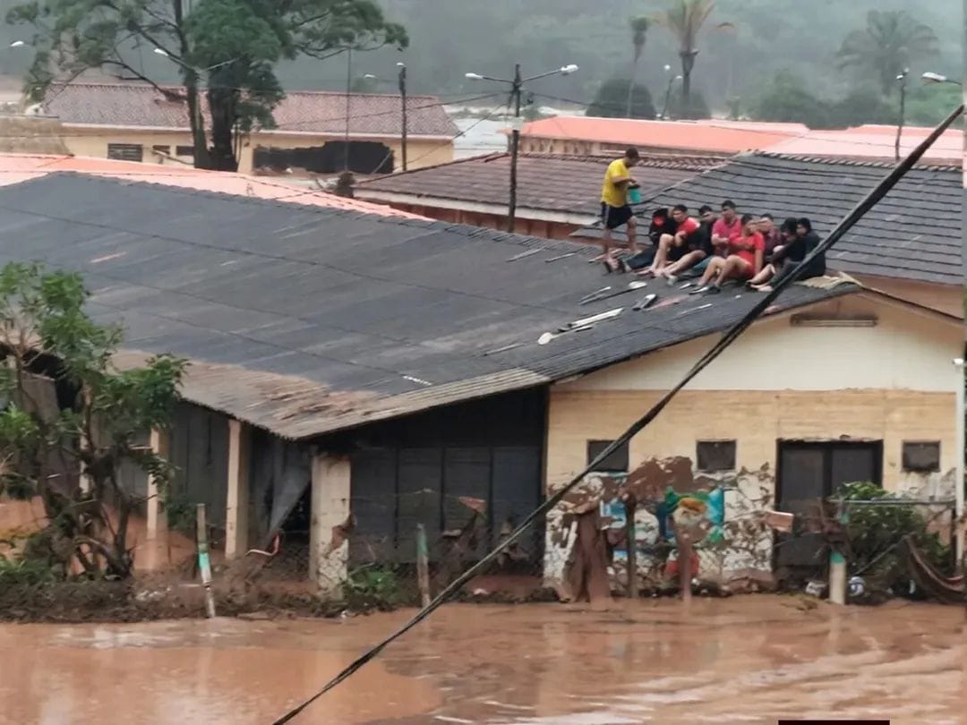 Desborde de la quebrada Espejos en El Torno deja 3.500 familias afectadas