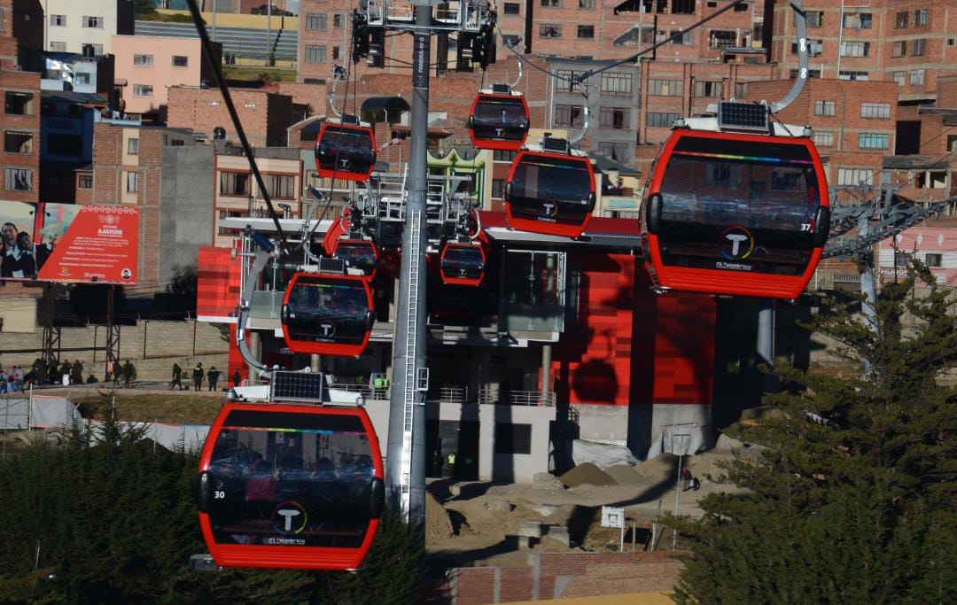 Mi Teleférico amplía horarios e incrementa cabinas para mitigar el impacto del paro de transporte