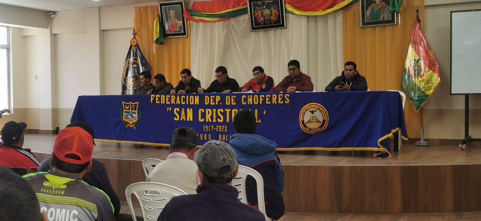 Transportistas de Oruro subirán el pasaje mientras no se revierta el decreto gubernamental