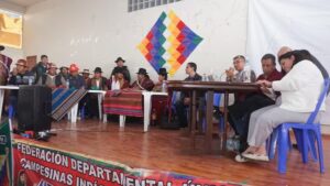 Reunión de la COB con el Gobierno por el Decreto Supremo 5503. | Foto: La Tercera.