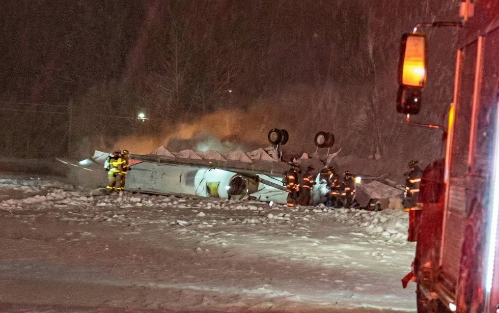 Se estrella un avión privado con ocho personas a bordo en un aeropuerto de Estados Unidos