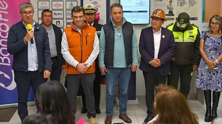 Gobierno autoriza retiro de ahorros en dólares para pequeños depositantes