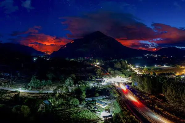 Lluvias alivian incendios en la Patagonia, pero persiste el riesgo de rebrote