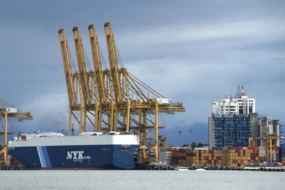 Ecuador oficializa una tasa del 30 % a productos colombianos en medio de tensión comercial