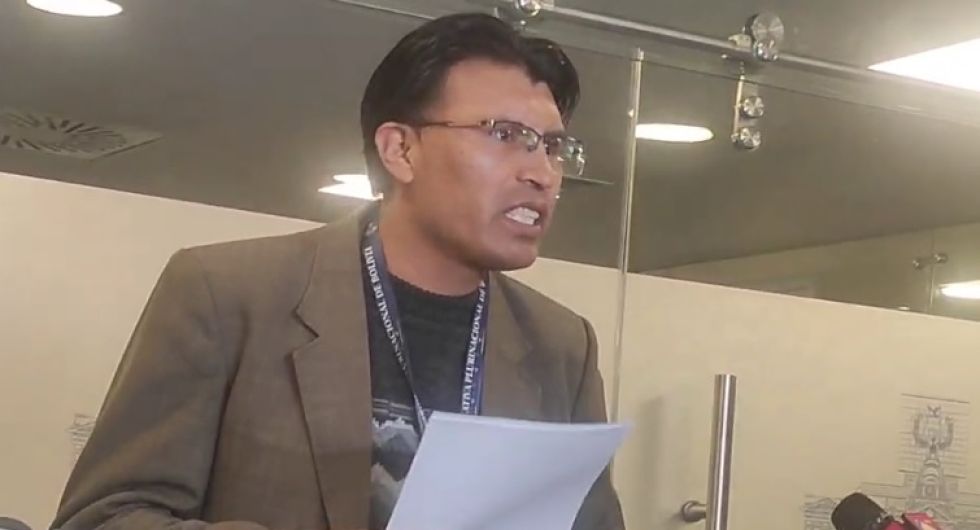 Senador plantea reducir salarios en la Asamblea por falta de trabajo legislativo