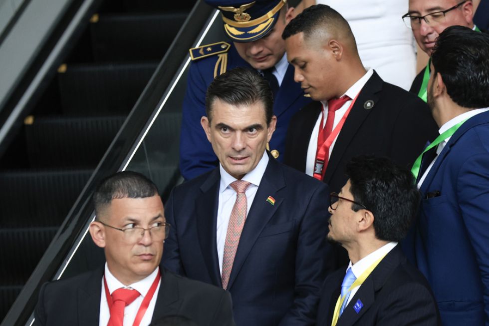 Paz pide al Legislativo leyes transparentes y seguridad jurídica para atraer inversiones