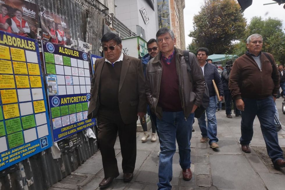 Choferes rompen el diálogo con el Gobierno por combustible y anuncian posibles protestas