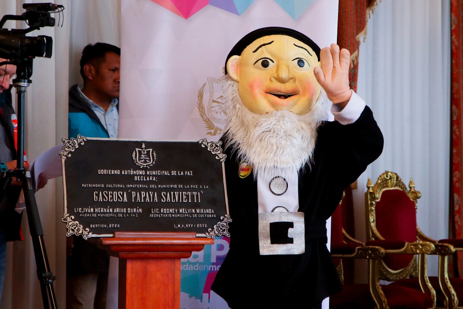 Reconocen a la gaseosa Papaya Salvietti como Patrimonio Cultural Inmaterial de La Paz