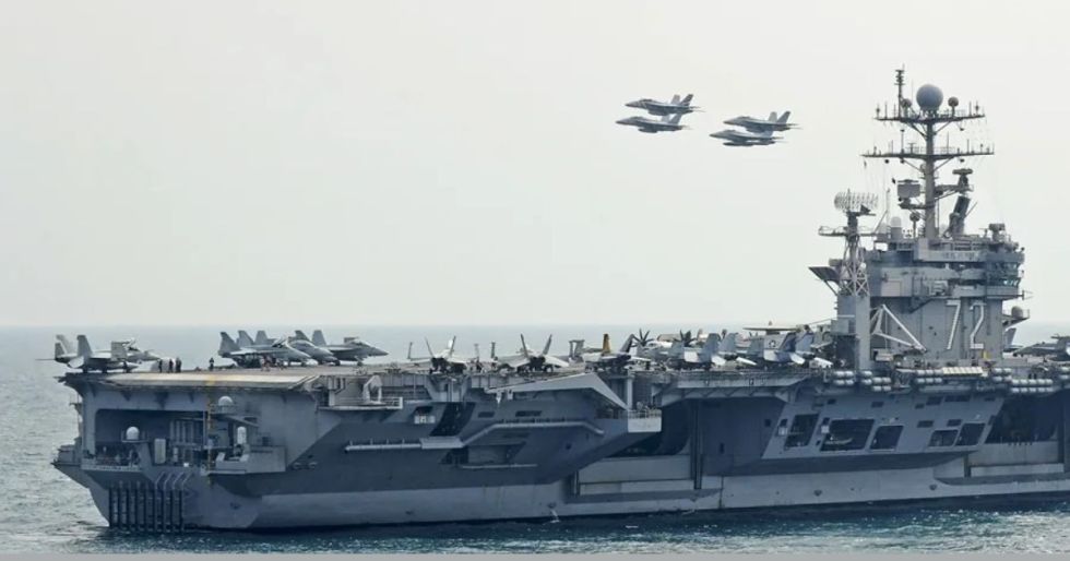 EE.UU. derriba dron iraní cerca del portaaviones USS Abraham Lincoln en el mar Arábigo