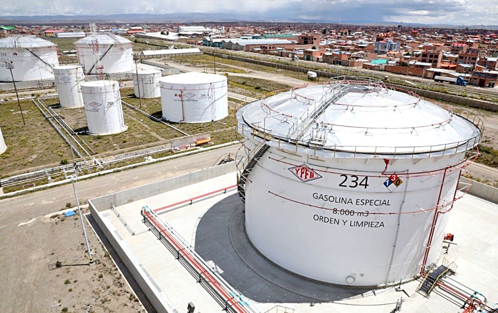 YPFB incorporará aditivos a la gasolina para mejorar el rendimiento de motores y la distribución del combustible