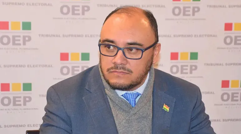 Rodrigo Paz ratifica a Gustavo Ávila como vocal del Tribunal Supremo Electoral