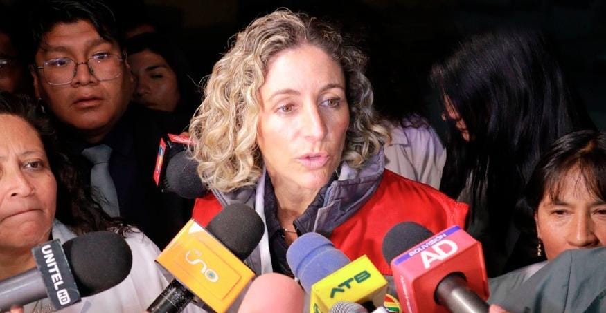 Primera dama anuncia traslado al exterior para niño herido en accidente aéreo