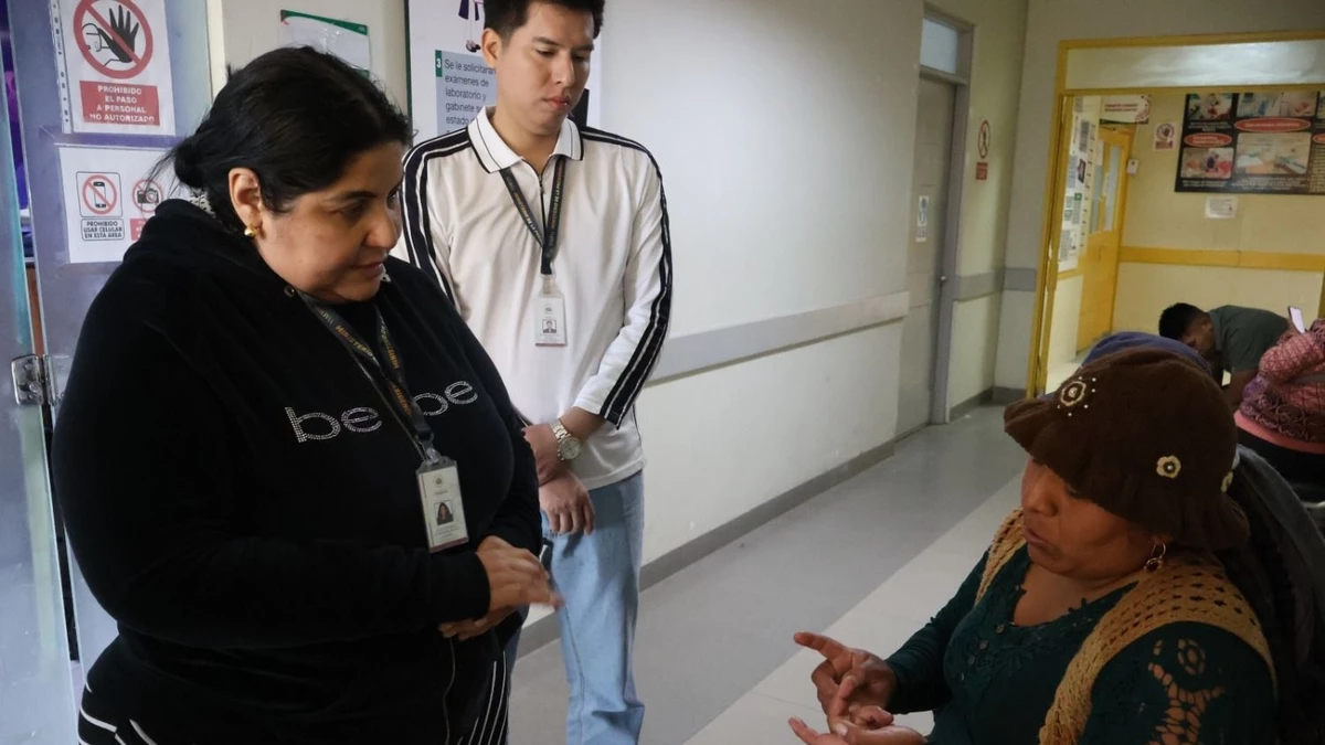 Gobierno brinda apoyo psicológico a niño que perdió ambas piernas en siniestro aéreo