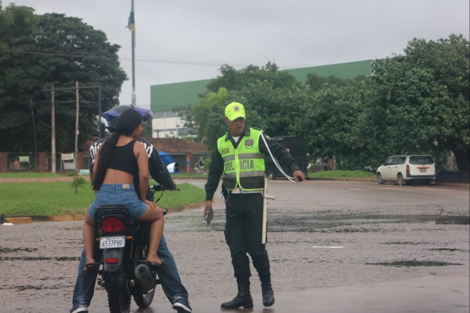 Arrestan a ciudadanos por infringir Auto de Buen Gobierno. / Foto: El Deber