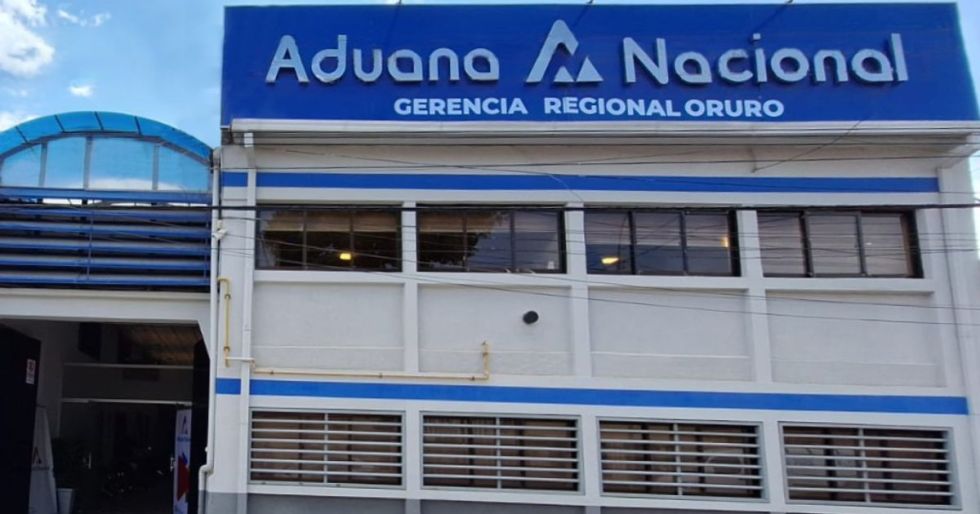 Hallan más de 54 toneladas de químicos en galpones de Aduana en Oruro