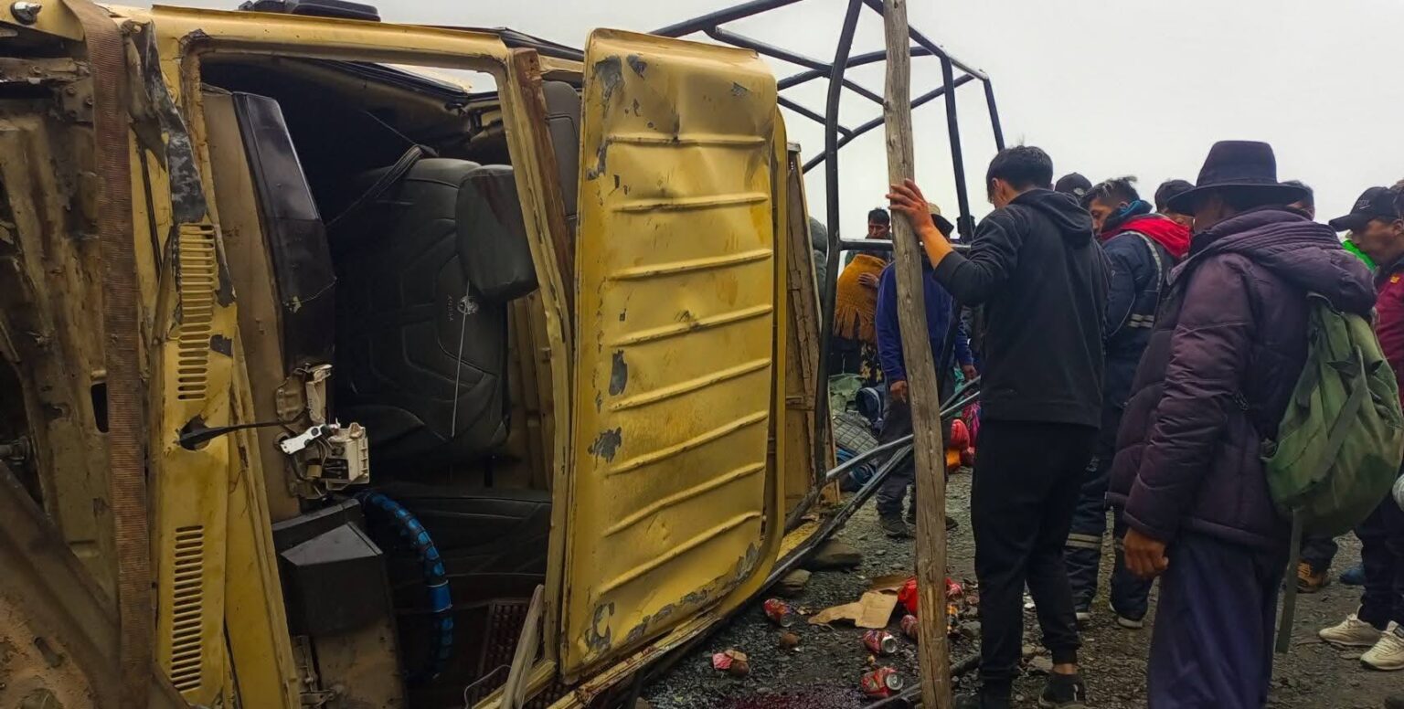 La Paz: Accidente en la provincia Franz Tamayo deja cinco dirigentes fallecidos
