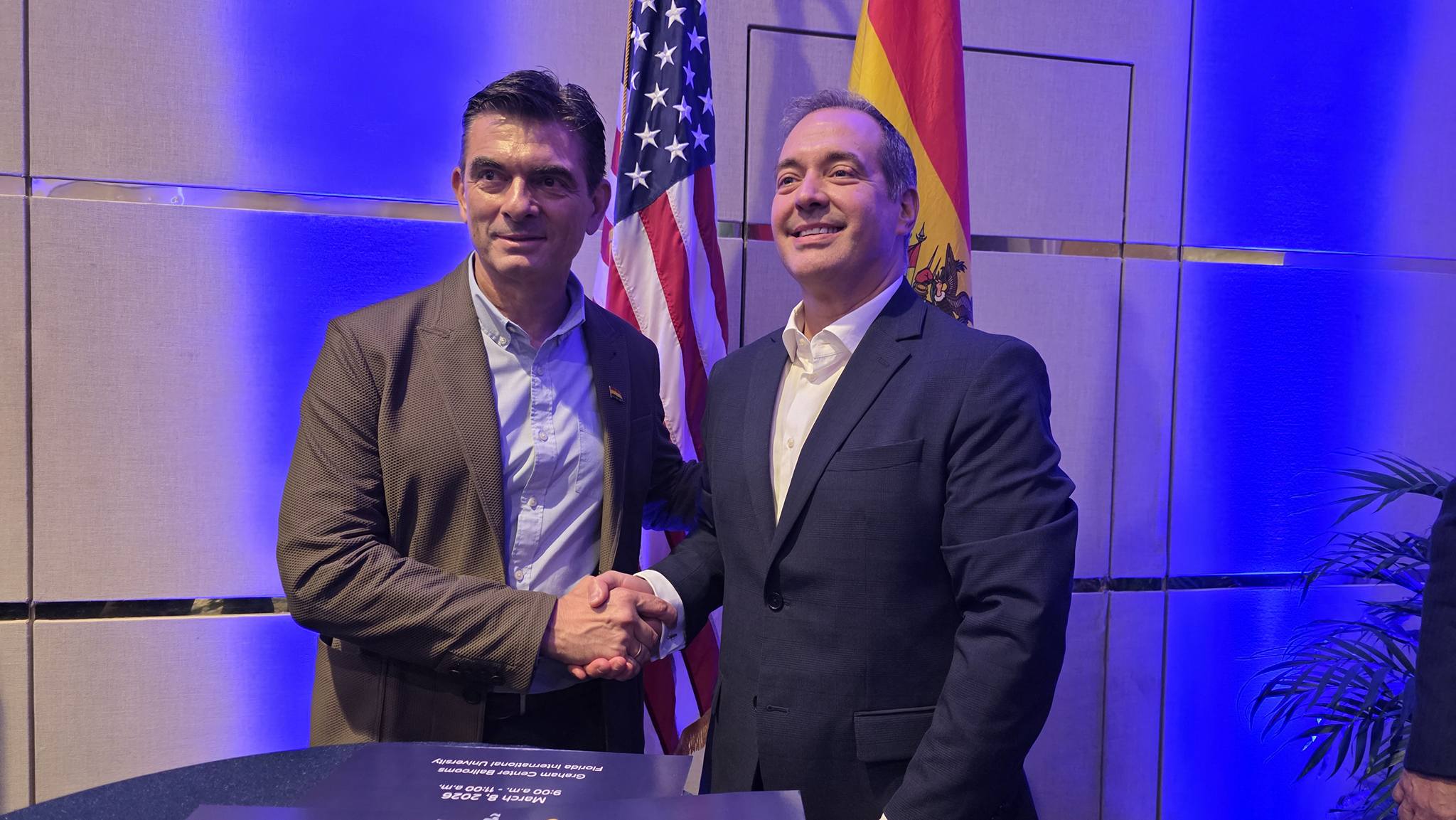 Estados Unidos devuelve a Paz el crucifijo que su padre entregó a Bush en 1990