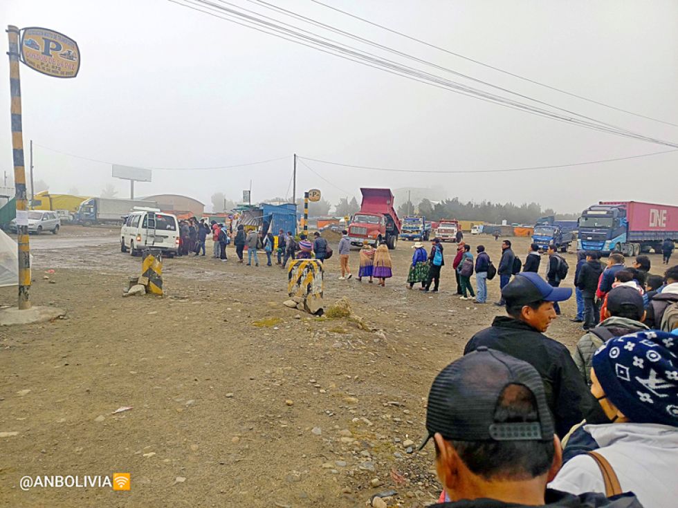 Choferes de La Paz dan plazo al Gobierno por denuncias sobre combustible
