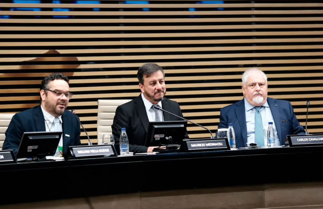 Bolivia y Brasil firman acuerdo de interconexión eléctrica