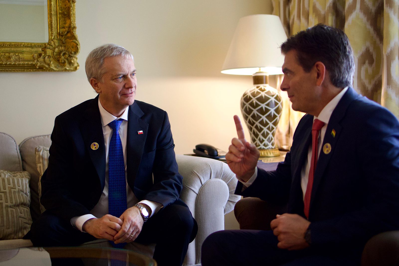 Presidente Paz se reúne con el mandatario electo de Chile en Miami