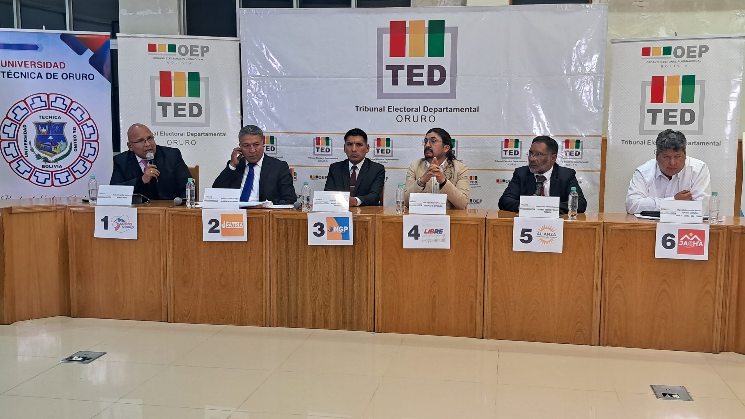 Debate del TSE reúne a candidatos a alcaldes de las nueve capitales del país