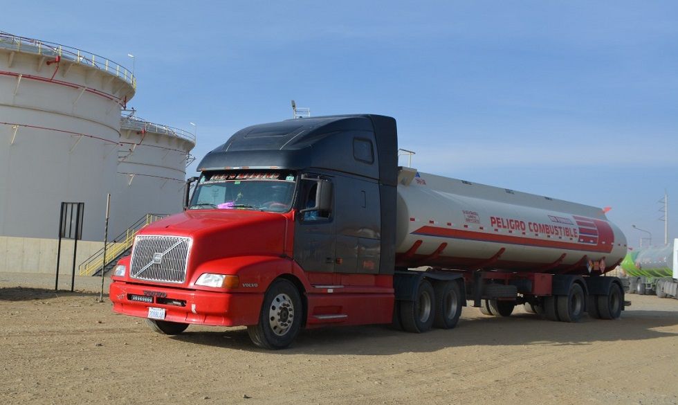Bolivia y Chile coordinan investigación por combustible adulterado