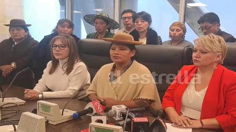 Legisladores del PDC advierten con destituir a ministros y endurecen fiscalización