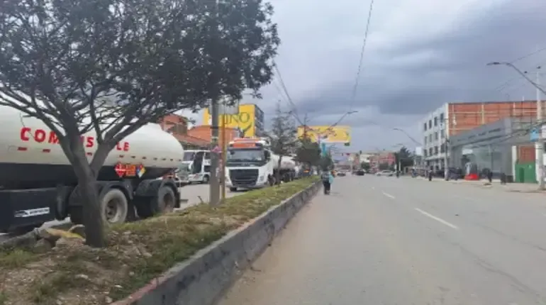 Restablecen el tránsito en la ruta La Paz – Oruro tras acuerdo por combustibles