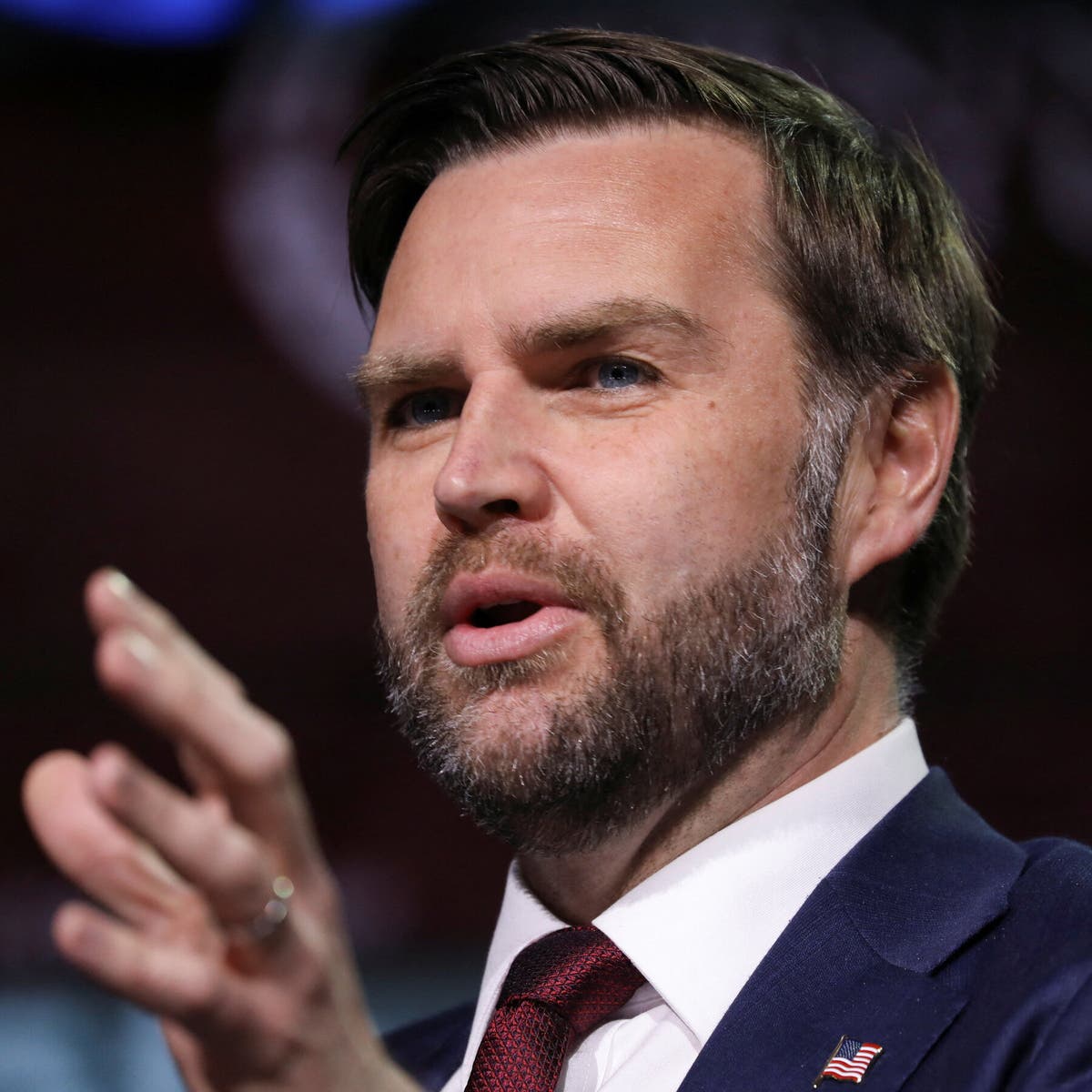 Vicepresidente de EE.UU. cuestiona postura del Papa sobre la guerra y aviva tensión con el Vaticano