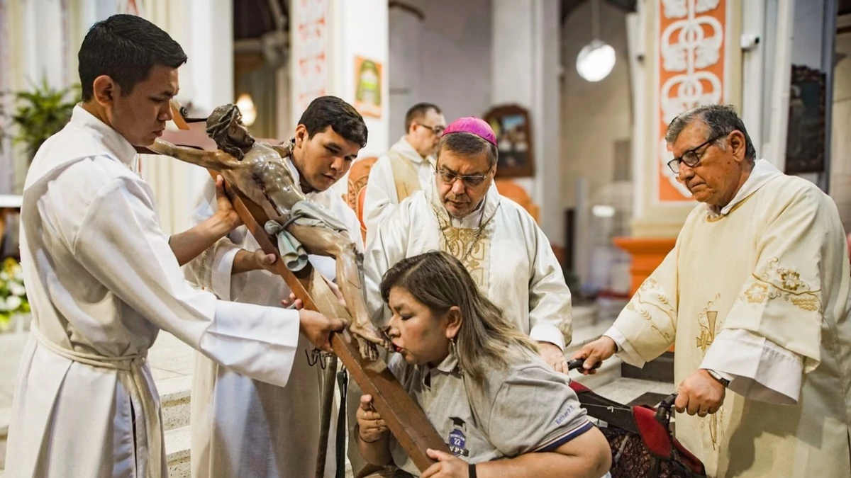 Gobierno dispone horario continuo el jueves y feriado nacional por Viernes Santo