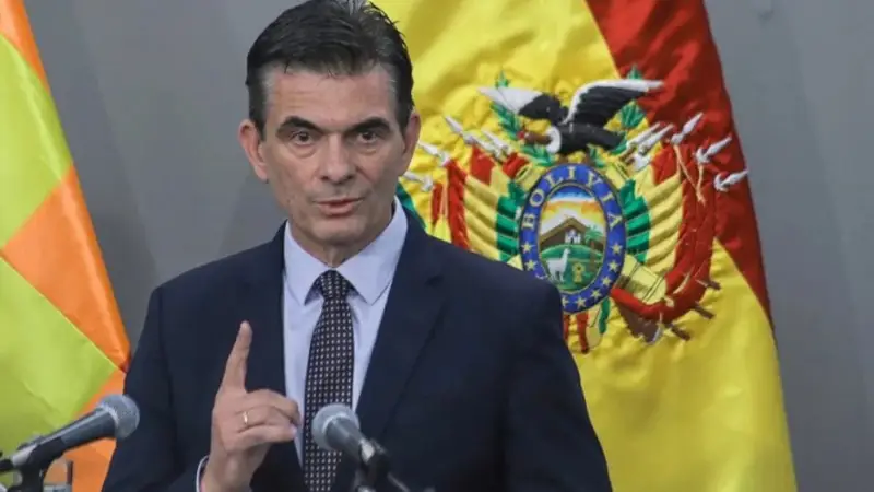 Paz anuncia medidas económicas tras reunión con su gabinete