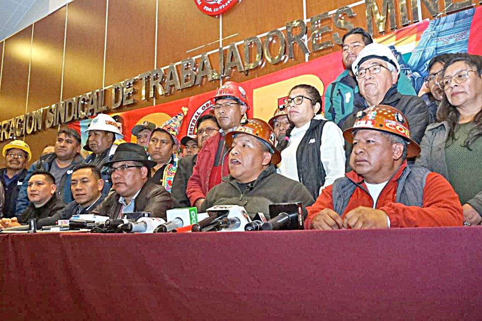 Gobierno convoca a diálogo con la COB y se mantiene el cabildo del 1 de mayo