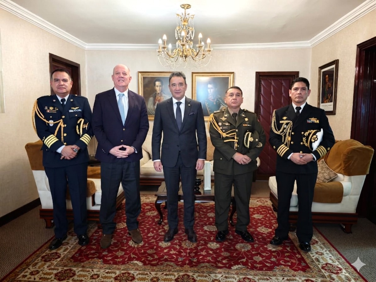 Bolivia fortalece lazos de seguridad con India y Perú mediante visitas protocolares