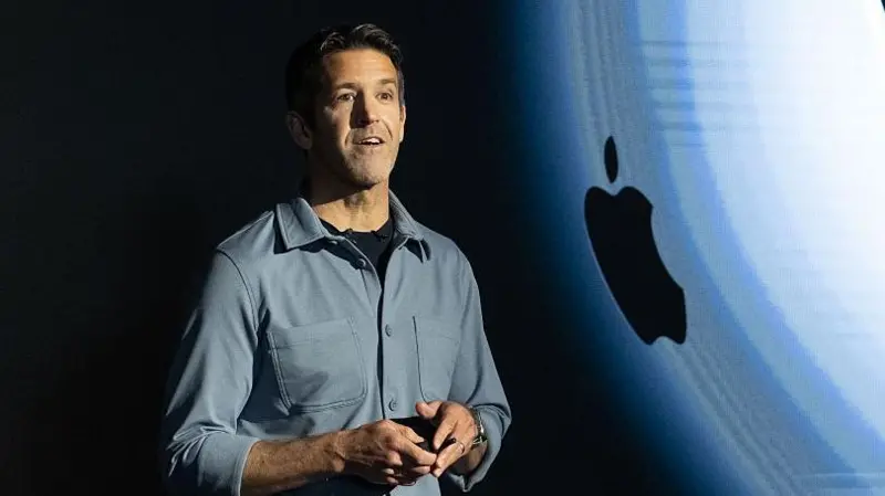 Apple designa a John Ternus como nuevo CEO tras salida de Tim Cook