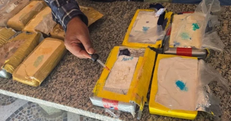 Fiscalía investiga a siete policías por droga hallada en la Felcn de Cochabamba